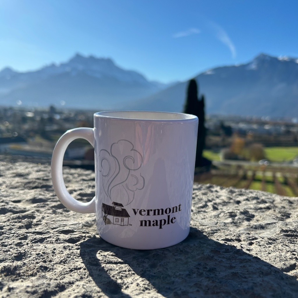 Kaffeetasse mit Logo unserer Ahornsirup-Hütte